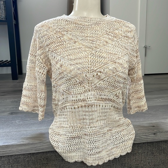 Knit over the head top with short scalloped sleeves - Picture 1 of 8